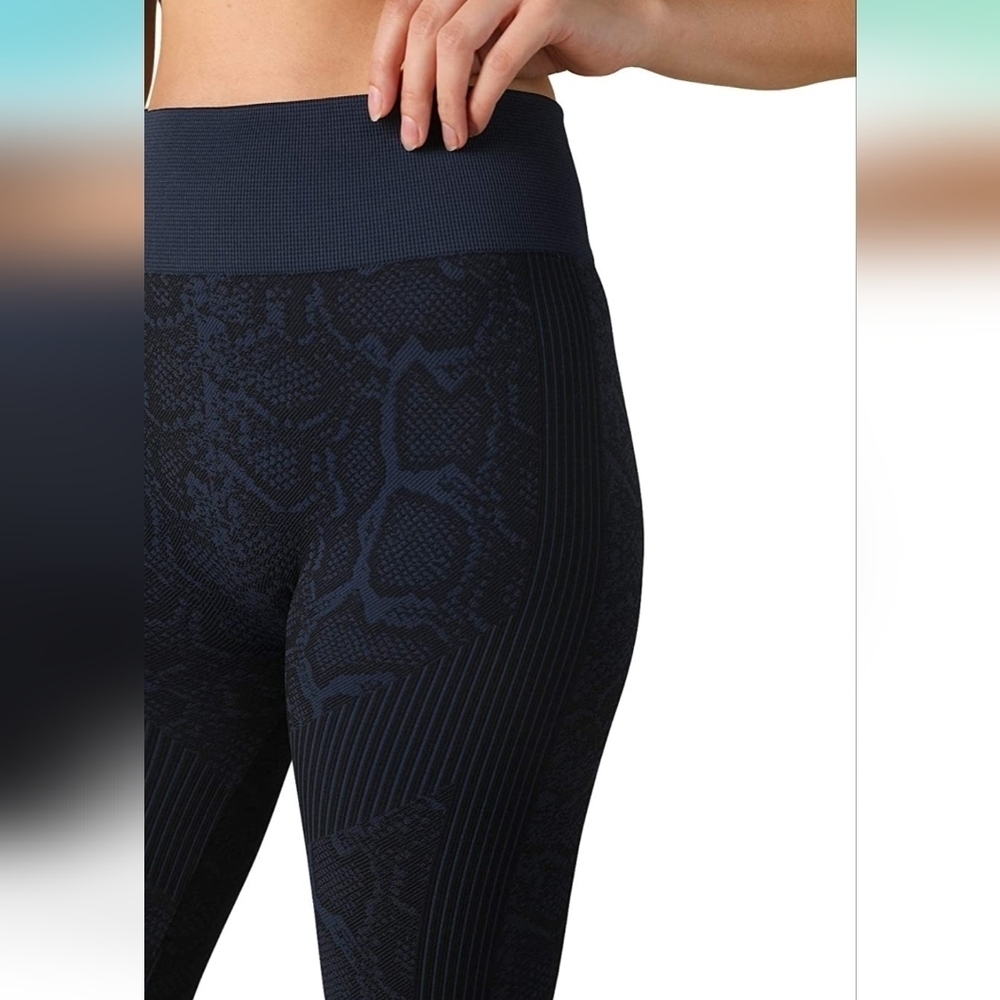 NIKIBIKI Snake Print Seamless Leggings - Picture 4 of 8